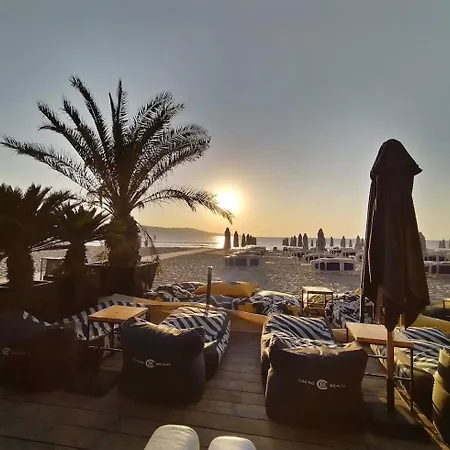 Sea View On The Beachfront Apartmán